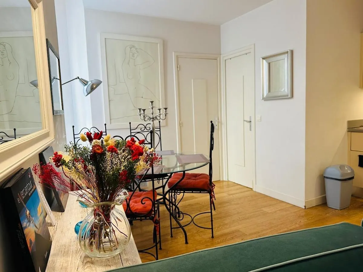New ! Charmant Spacieux 2P Vieux-Nice Calme Appartamento